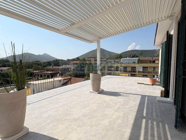 Attico in vendita a Caserta, Campania