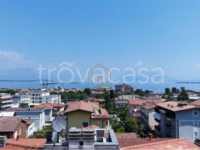 Attico in vendita a Vicina, Desenzano Del Garda