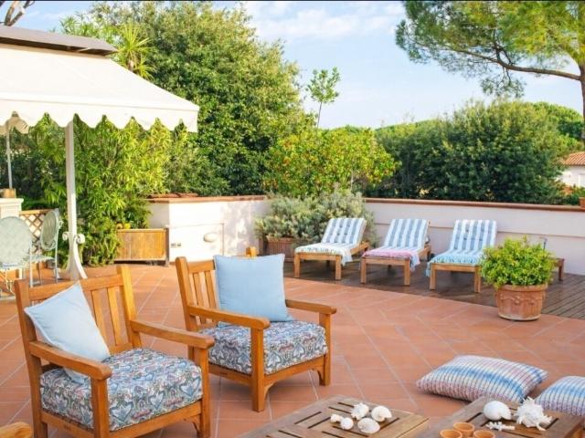 Attico in vendita a Roma Imperiale, Forte Dei Marmi