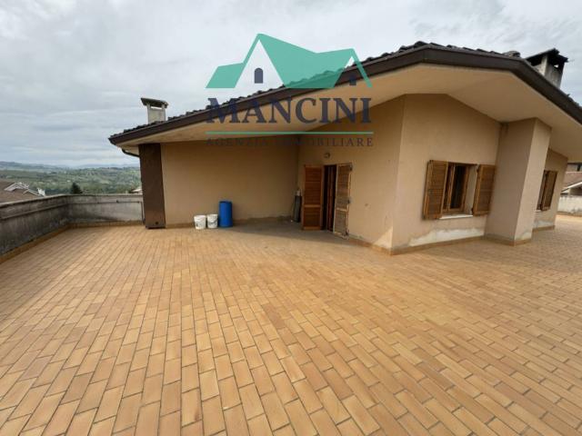 Attico in vendita a Monte Roberto, Ancona