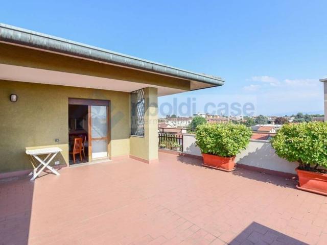 Attico in vendita a Monza, Lombardia