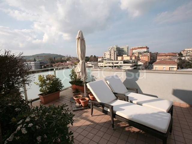 Attico in vendita a Pesaro, Pesaro E Urbino