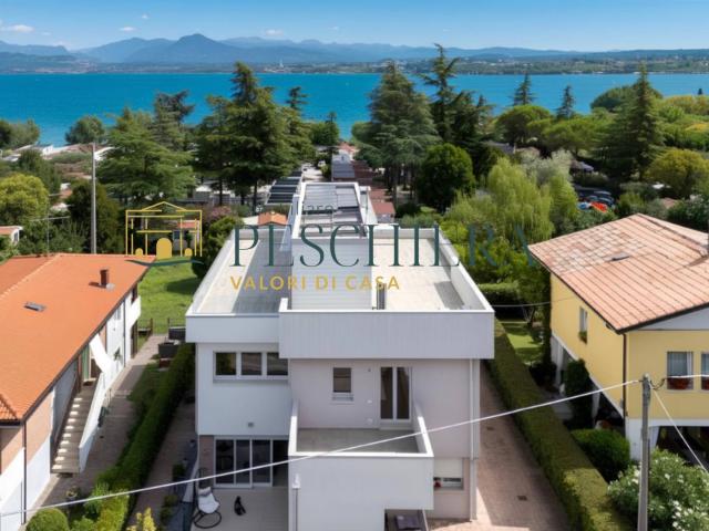 Attico in vendita a Peschiera Del Garda, Veneto