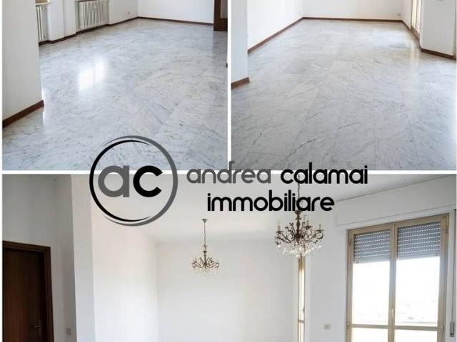Attico in vendita a Le Badie, Prato