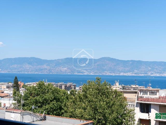 Attico in vendita a Calabria, Reggio Calabria