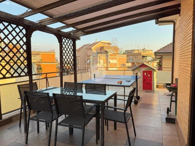 Attico in vendita a Monte Sacro Alto, Roma