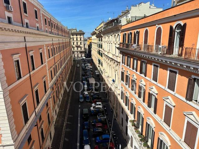 Attico in vendita a Municipio Roma I, Roma Capitale