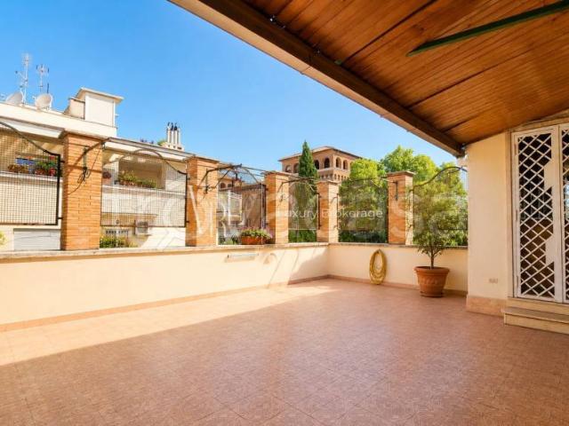 Attico in vendita a Piano La Roma, Casoli