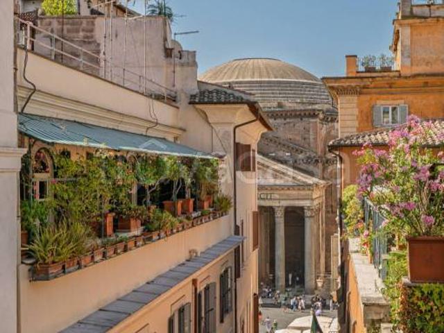 Attico in vendita a Municipio Roma I, Roma Capitale
