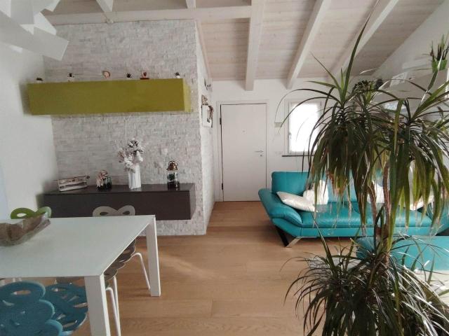 Attico in vendita a Borgo Molino, Marche