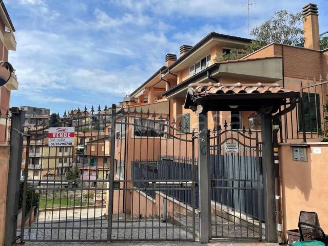 Attico in vendita a Galloro, Ariccia