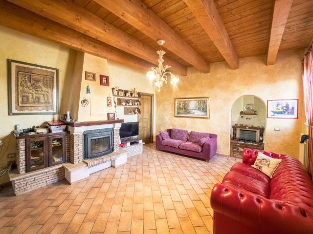 Attico in vendita a Fabriano, Ancona