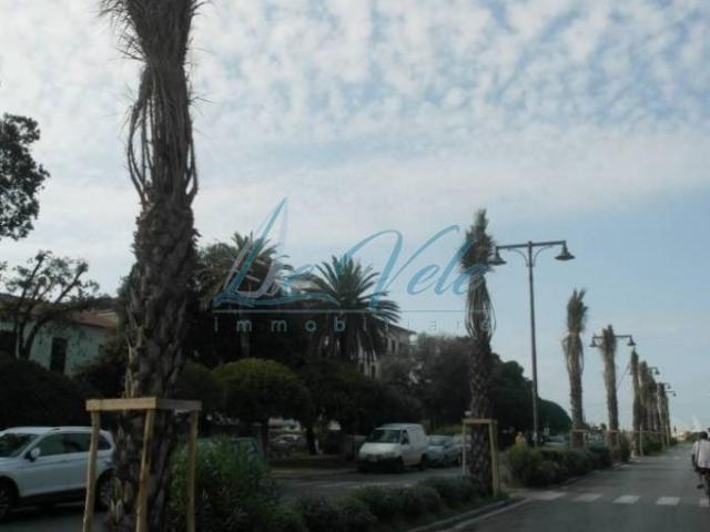 Attico in vendita a Marina di Massa, Marina Di Massa