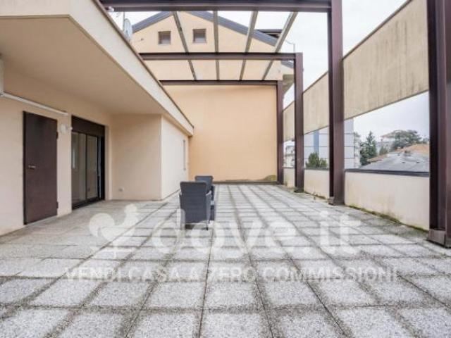 Attico in vendita a Santa Maria Maddalena, Varese