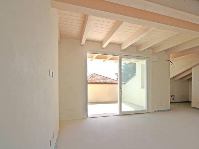 Attico in affitto a Valdarno, Albizzate