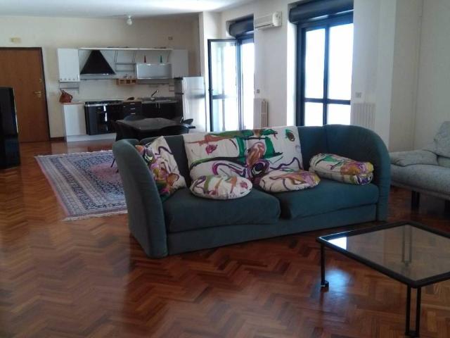 Attico in affitto a Poggiofranco, Bari