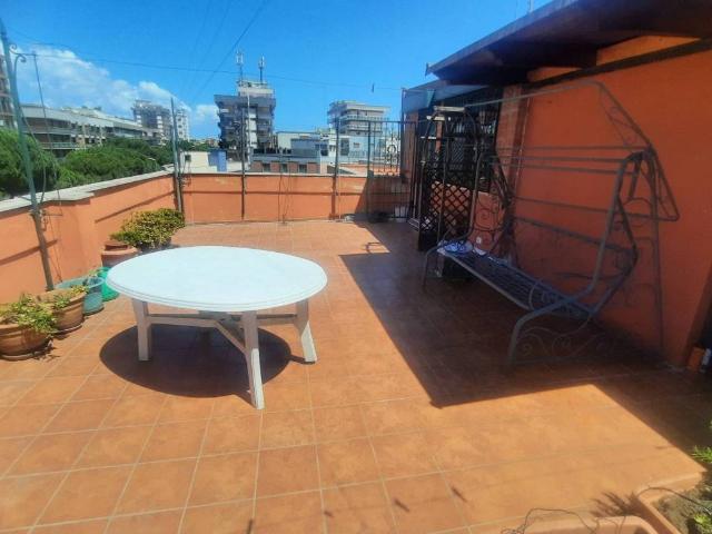 Attico in affitto a Poggiofranco, Bari