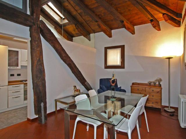 Attico in affitto a Quadrilatero, Bologna