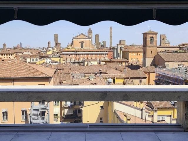 Attico in affitto a Porto-Saragozza, Bologna