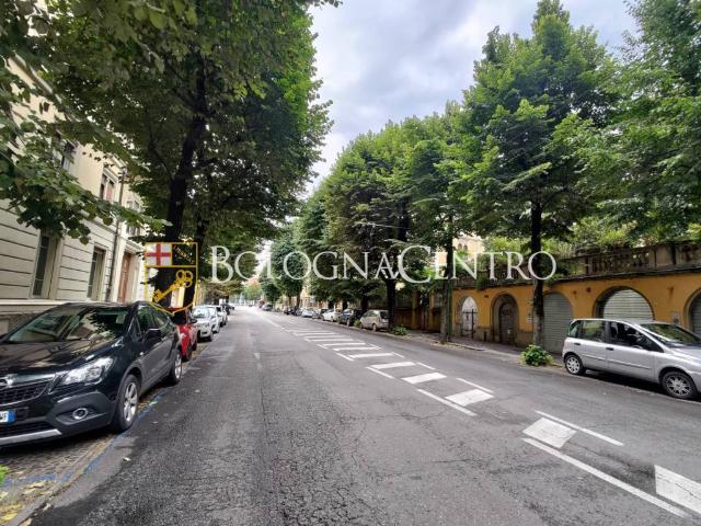 Attico in affitto a Galvani, Bologna