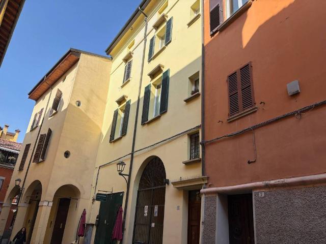 Attico in affitto a Santo Stefano, Bologna