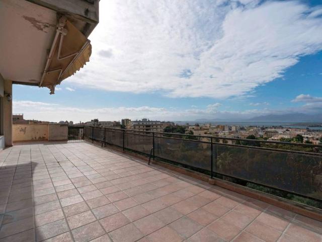 Attico in affitto a Tuvixeddu-Tuvumannu, Cagliari