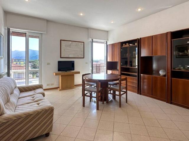 Attico in affitto a Lido di Camaiore, Camaiore