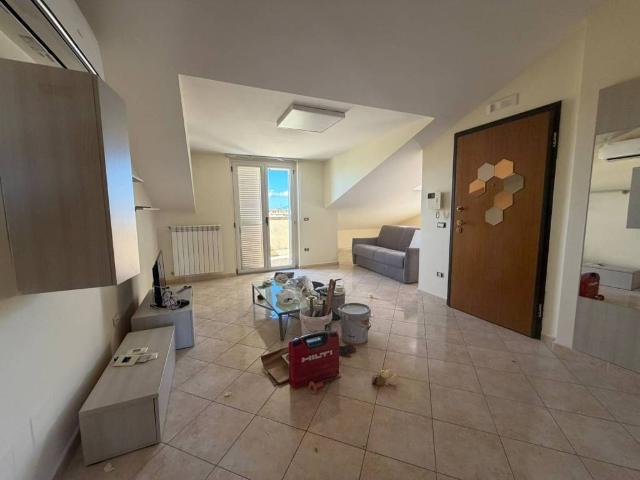 Attico in affitto a Casapulla, Campania