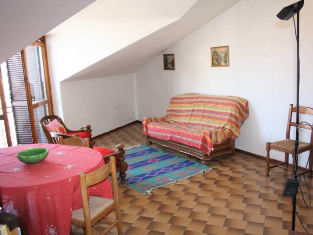 Attico in affitto a Castagnole delle Lanze, Piemonte