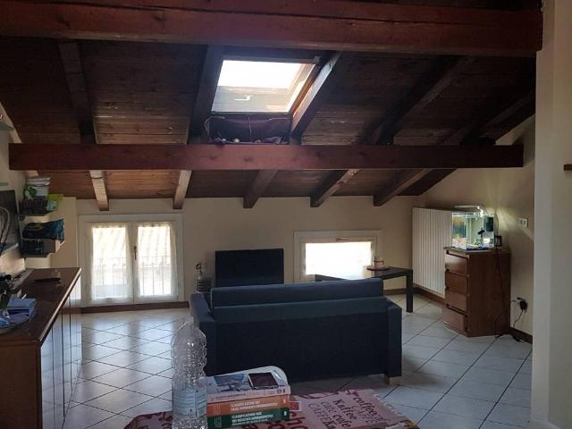 Attico in affitto a Unione dei comuni del Sorbara, Castelfranco Emilia