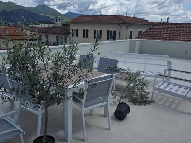 Attico in affitto a Forte Dei Marmi, Toscana