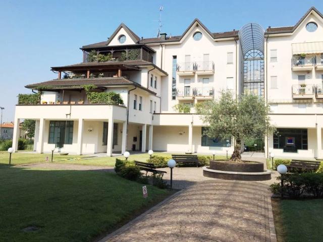 Attico in affitto a Ronchi, Gallarate