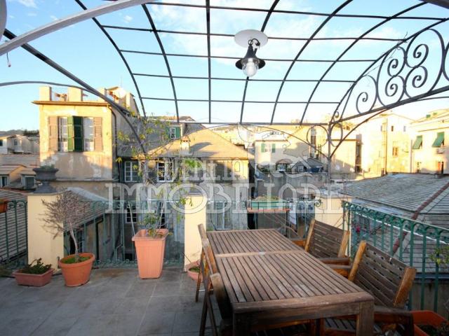 Attico in affitto a Sottoripa, Genova