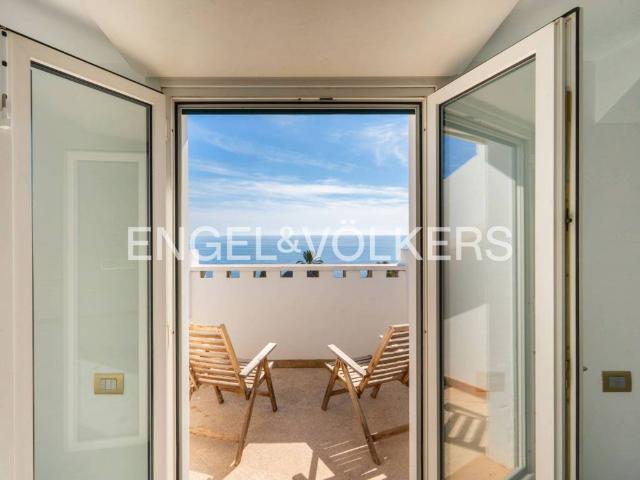 Attico in affitto a Nervi, Genova