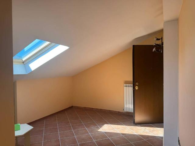 Attico in affitto a Magliano De' Marsi, Abruzzo