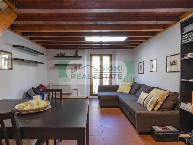 Attico in affitto a Tortona, Milano