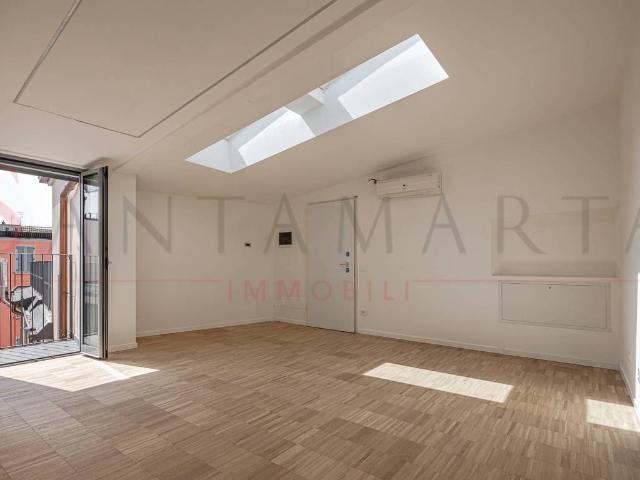 Attico in affitto a Milano