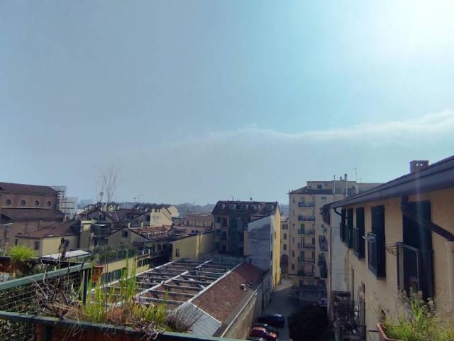 Attico in affitto a Municipio 6, Milano