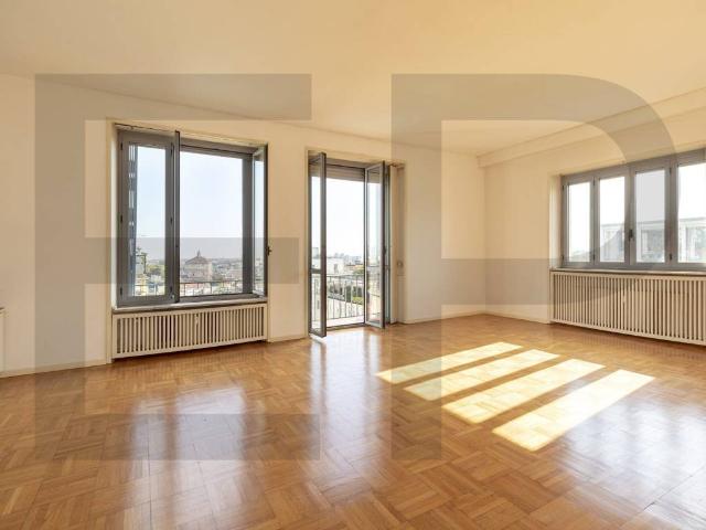 Attico in affitto a Municipio 1, Milano