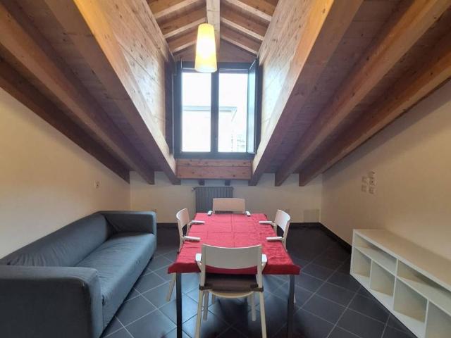 Attico in affitto a Municipio 4, Milano