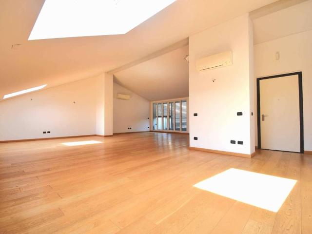 Attico in affitto a Buenos Aires - Venezia, Milano