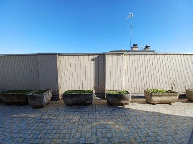 Attico in affitto a Washington, Milano