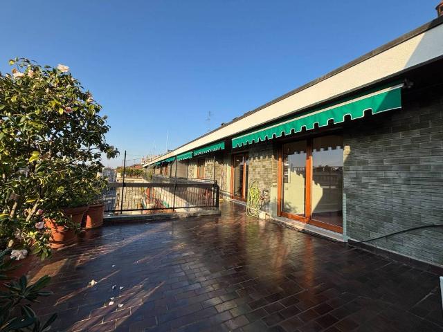 Attico in affitto a Washington, Milano