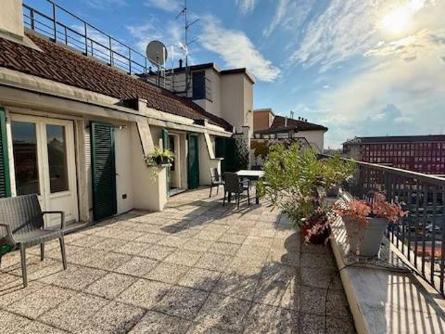 Appartamento in affitto a Centro storico, Milano