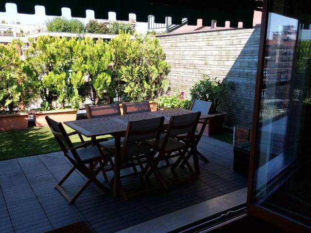 Attico in affitto a Washington, Milano