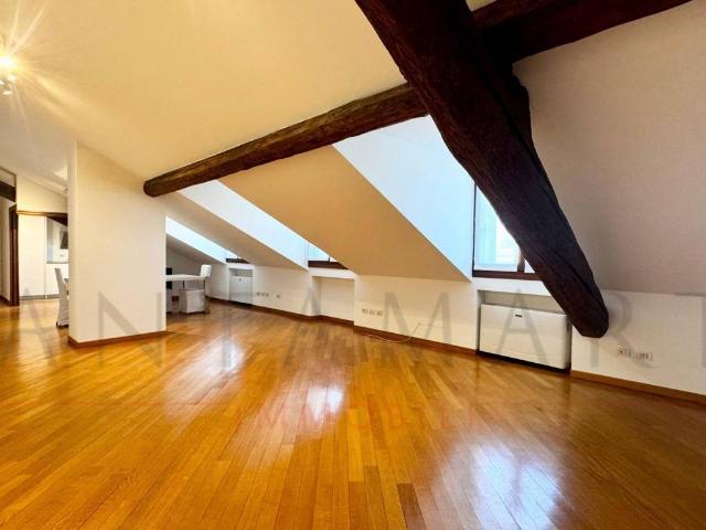 Attico in affitto a Municipio 1, Milano