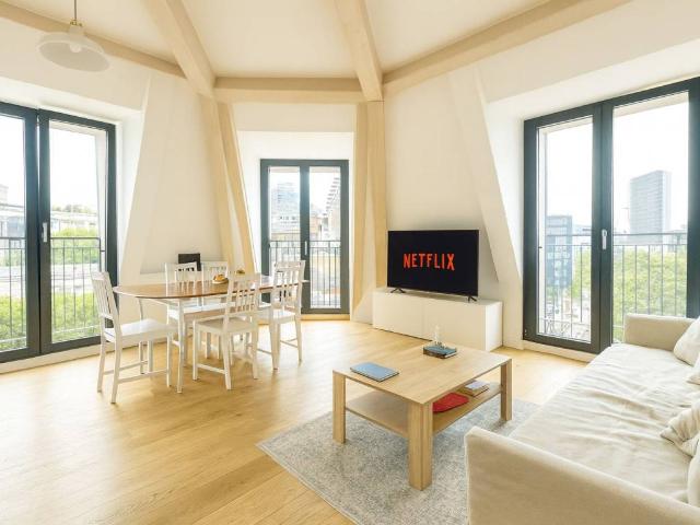 Attico in affitto a Municipio 9, Milano