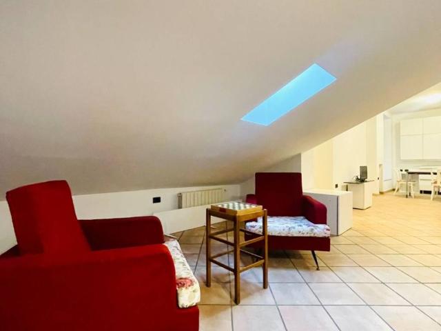 Attico in affitto a Ticinese, Milano