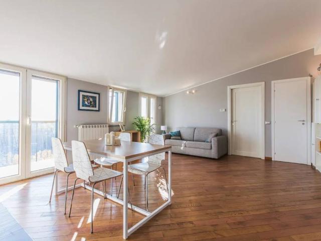 Attico in affitto a Tortona, Milano