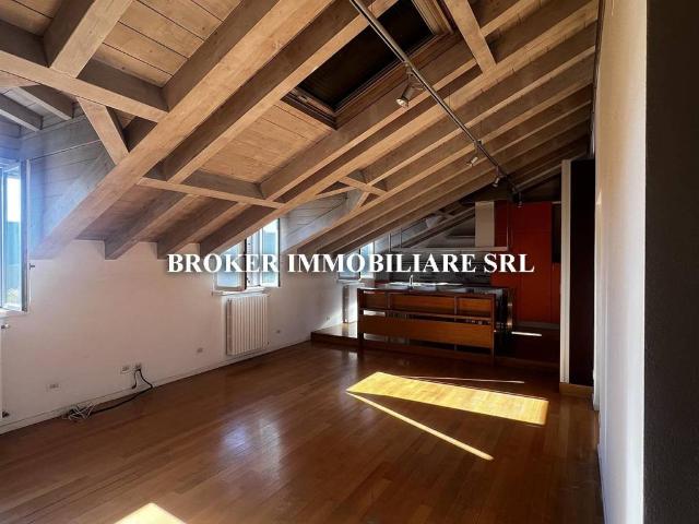 Attico in affitto a De Angeli - Monte Rosa, Milano